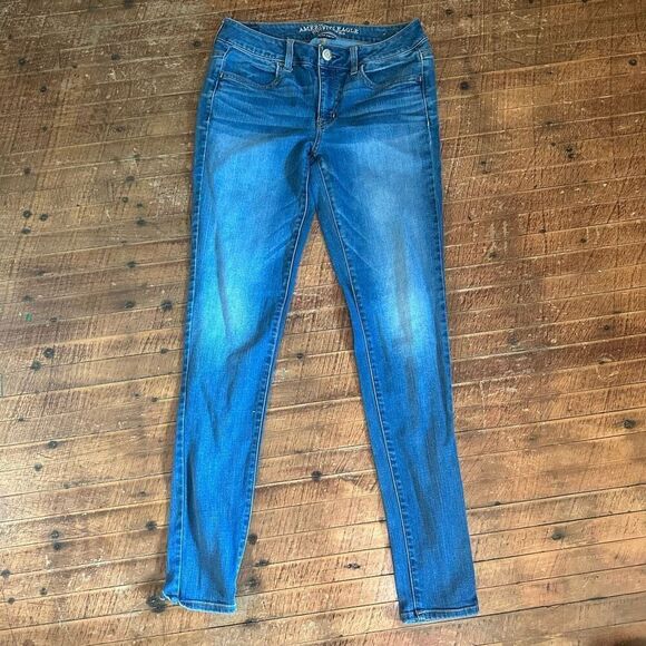 American Eagle distressed medium wash 8 long jeggings - Picture 1 of 3